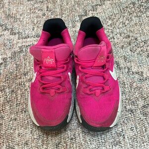 Girls pink Nike sneakers 11c